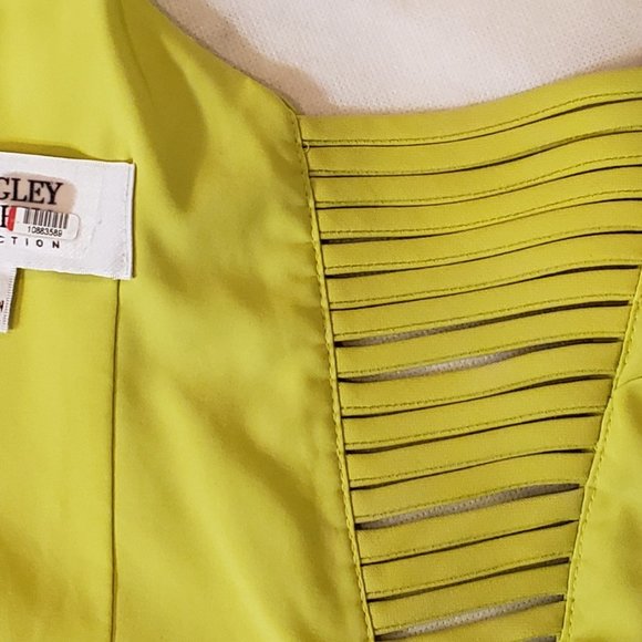 Badgely Mischka Yellow Halterneck Strappy Dress - Picture 9 of 9